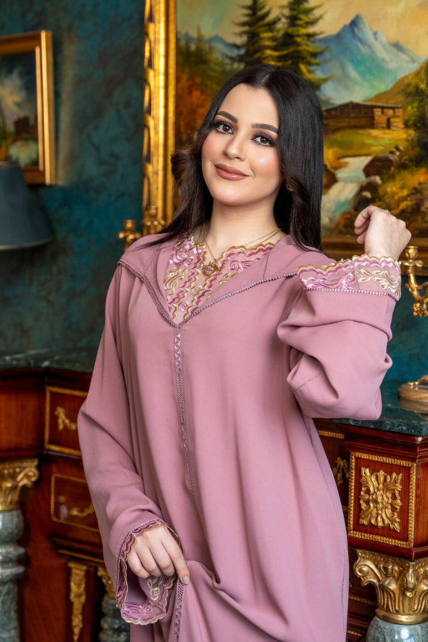 Djellaba rose mauve en crêpe Korea – Randa 2 fils et qamis en broderie rbati